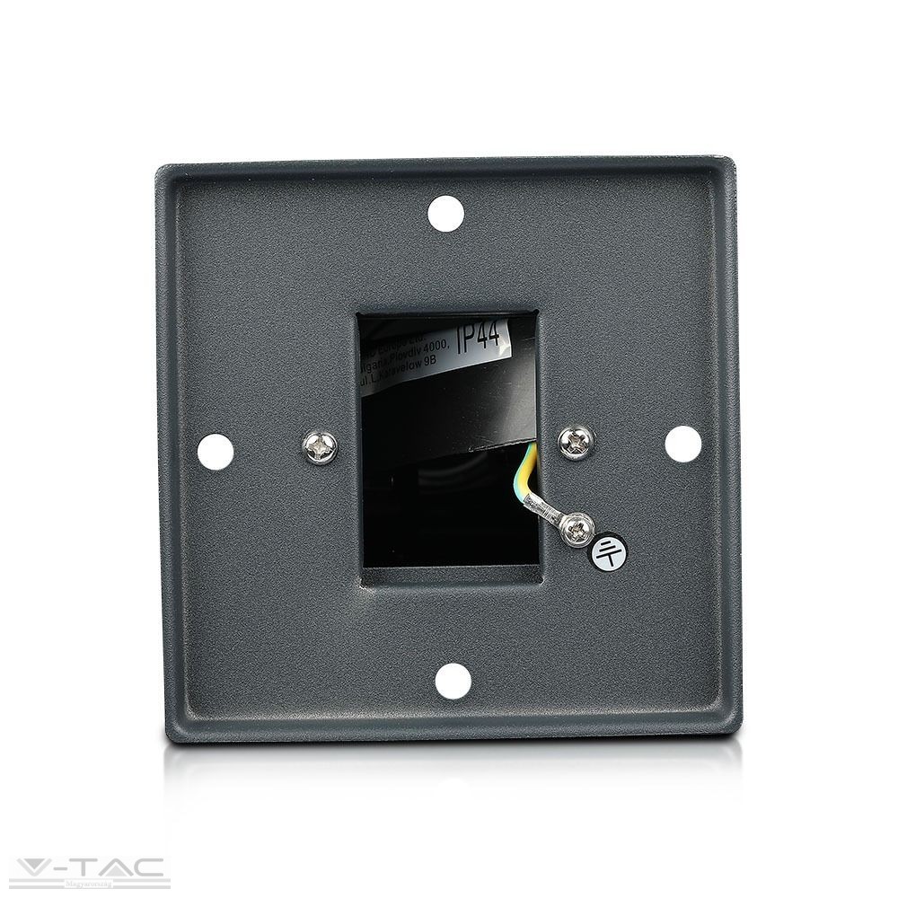 Oszlopos kerti két csatlakozós konnektor E27 foglalattal IP44 - 8822 Oszlopos kerti két csatlakozós konnektor E27 foglalattal IP44 - 8822