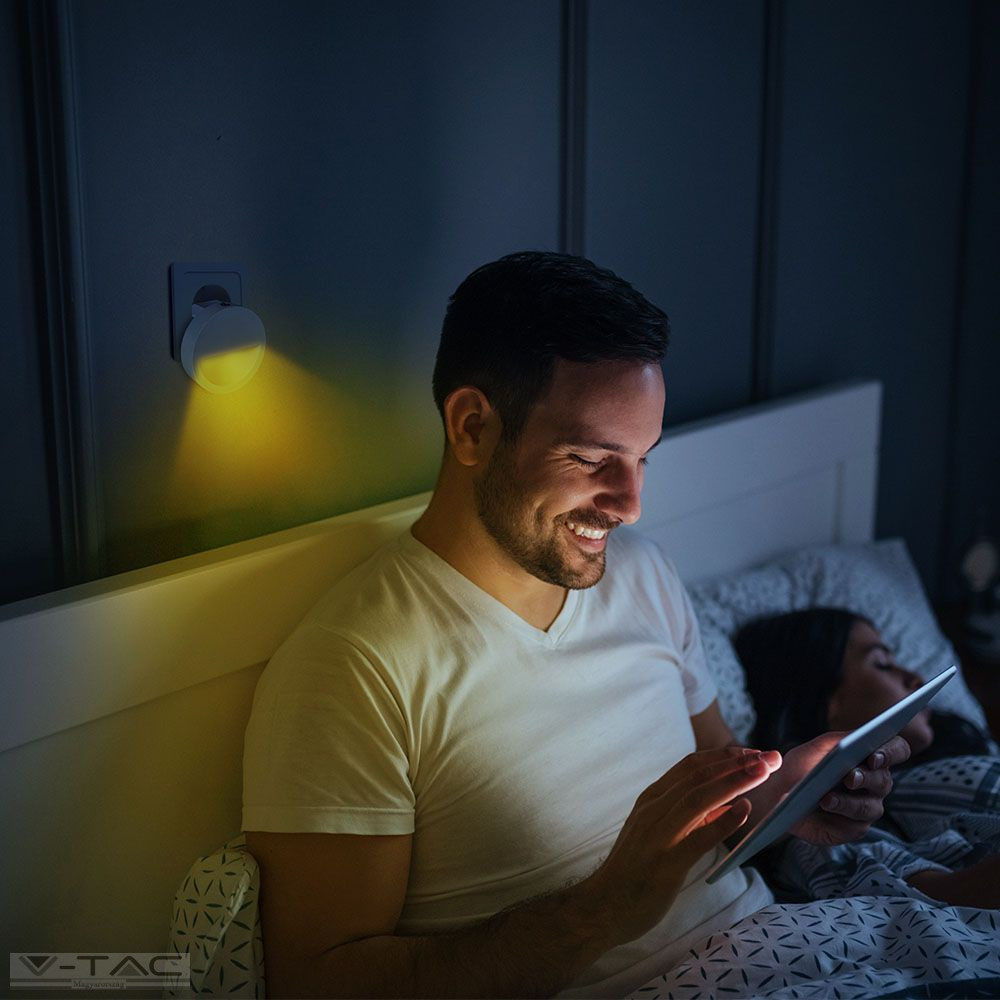 LED éjszakai fény 0,45W beépített alkonykapcsolóval LED éjszakai fény 0,45W beépített alkonykapcsolóval