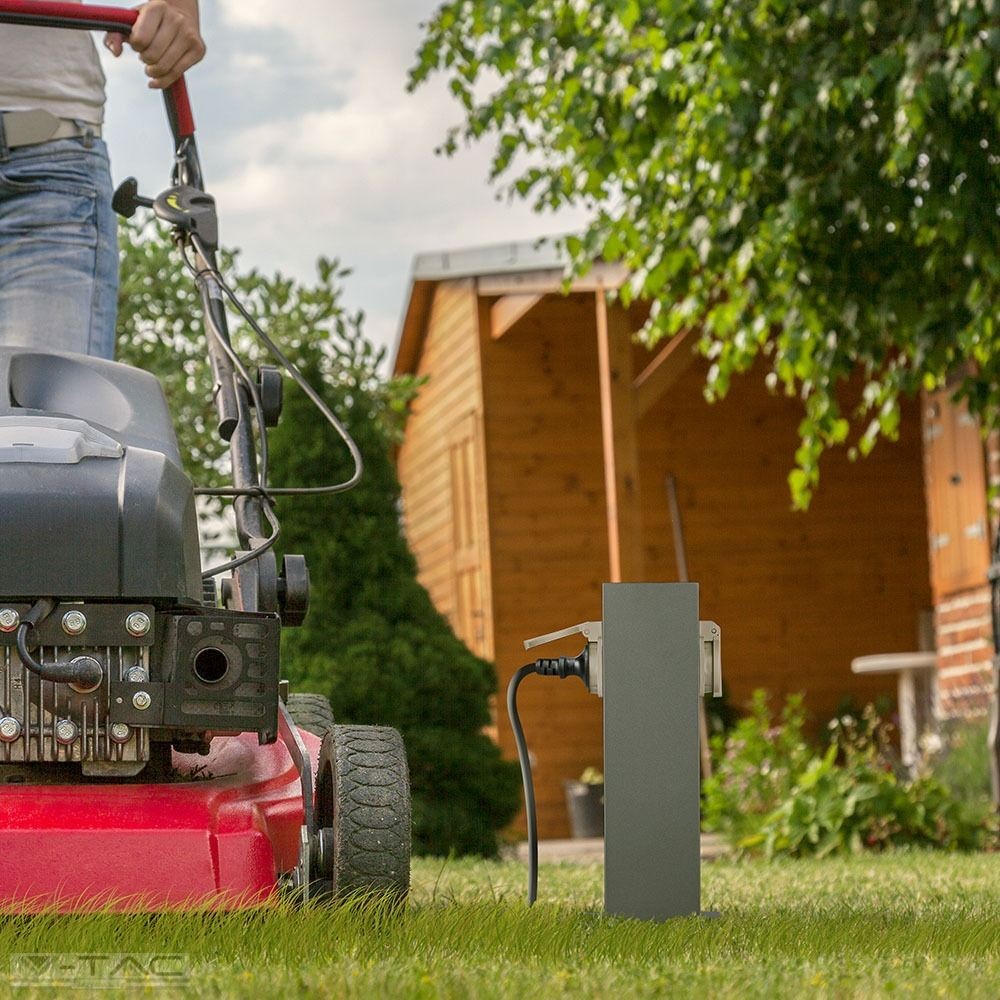 Oszlopos kerti két csatlakozós konnektor IP44 - 8820 Oszlopos kerti két csatlakozós konnektor IP44 - 8820