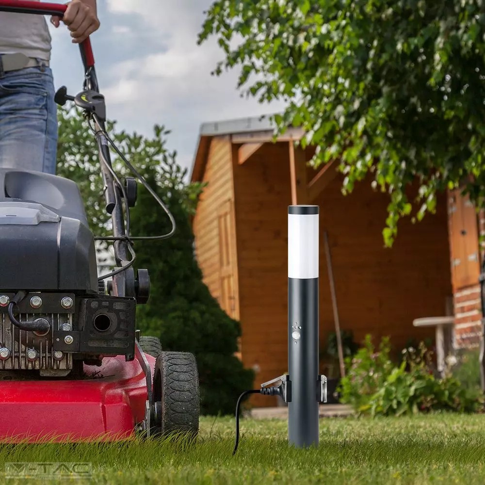 Fekete kerti mozgásérzékelős álló lámpatest E27 foglalattal, 220V dugalj, acél váz IP44 - 8979 Fekete kerti mozgásérzékelős álló lámpatest E27 foglalattal, 220V dugalj, acél váz IP44 - 8979