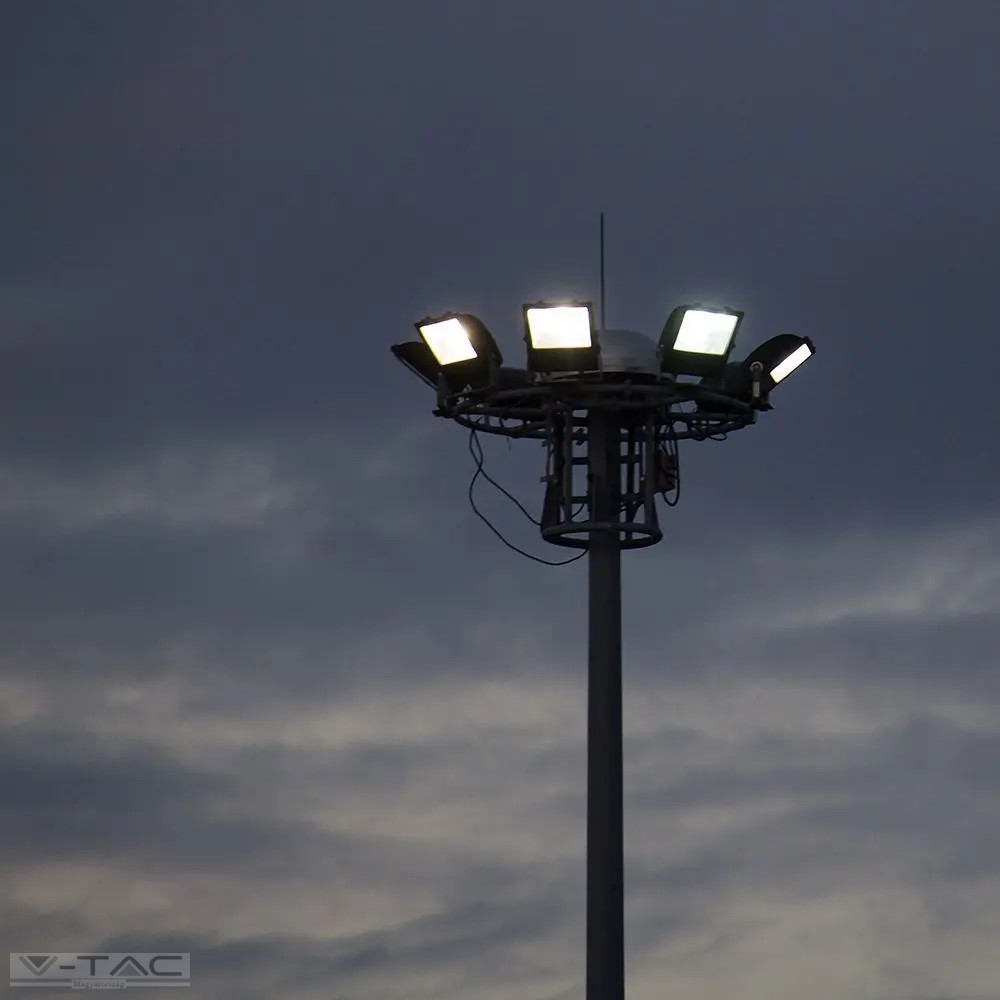 150W LED reflektor Fekete 150W LED reflektor Fekete